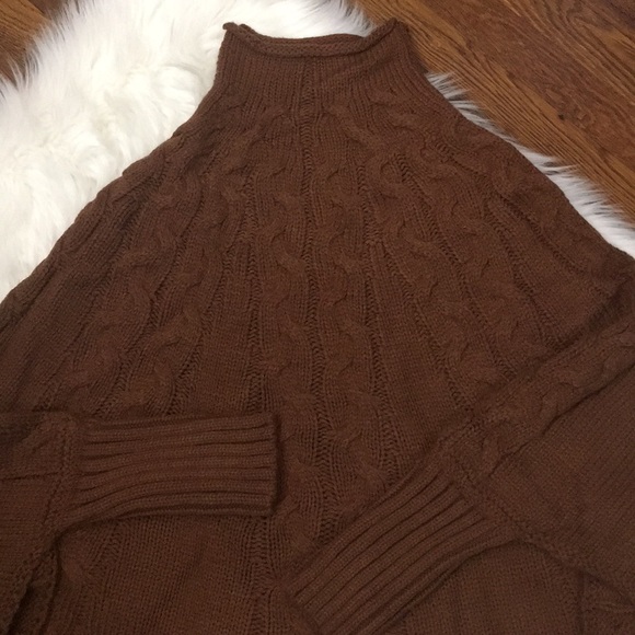 The Kori Knit Cape - Picture 5 of 8